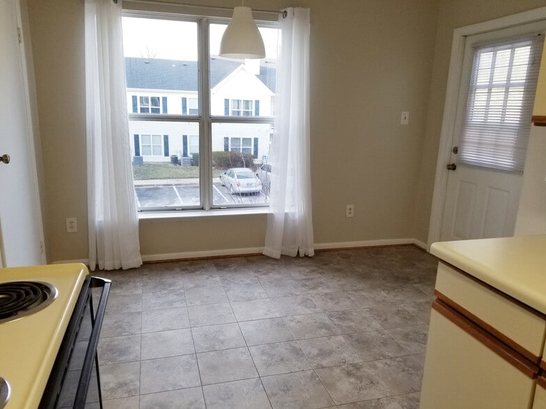 Building Photo - 18257 Rolling Meadow Way