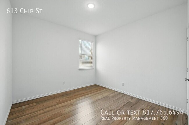 Building Photo - 613 Chip St