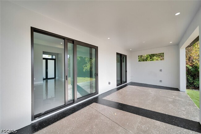 Building Photo - 2913 14th St W