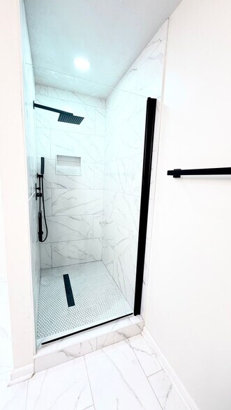 Building Photo - 2591 Whitebluff Way