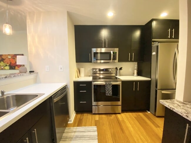 Building Photo - Furnished Two Bedroom Condo in The Reserve at Woodbridge.