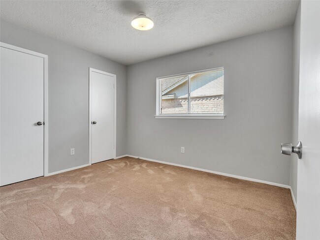 Building Photo - 24006 Spring Gum Dr