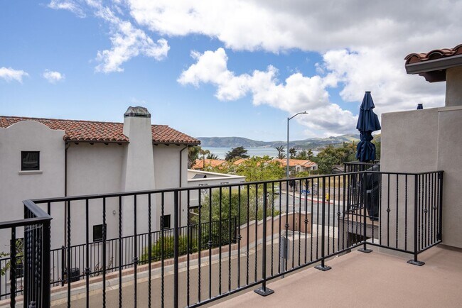 Building Photo - This Sunset Beach Estates Townhome will ha...