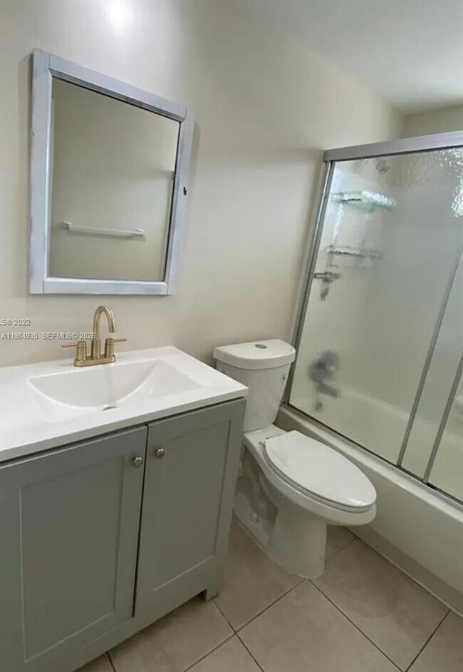 Building Photo - 1600 NE 114th St