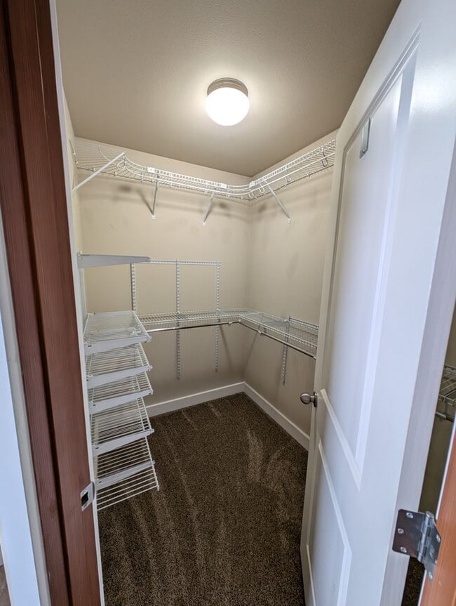 Building Photo - Stylish & Convenient Living - Bremerton 4 ...