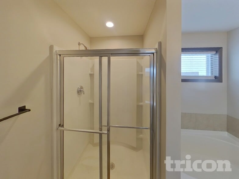 Building Photo - 16043 Estate Ln