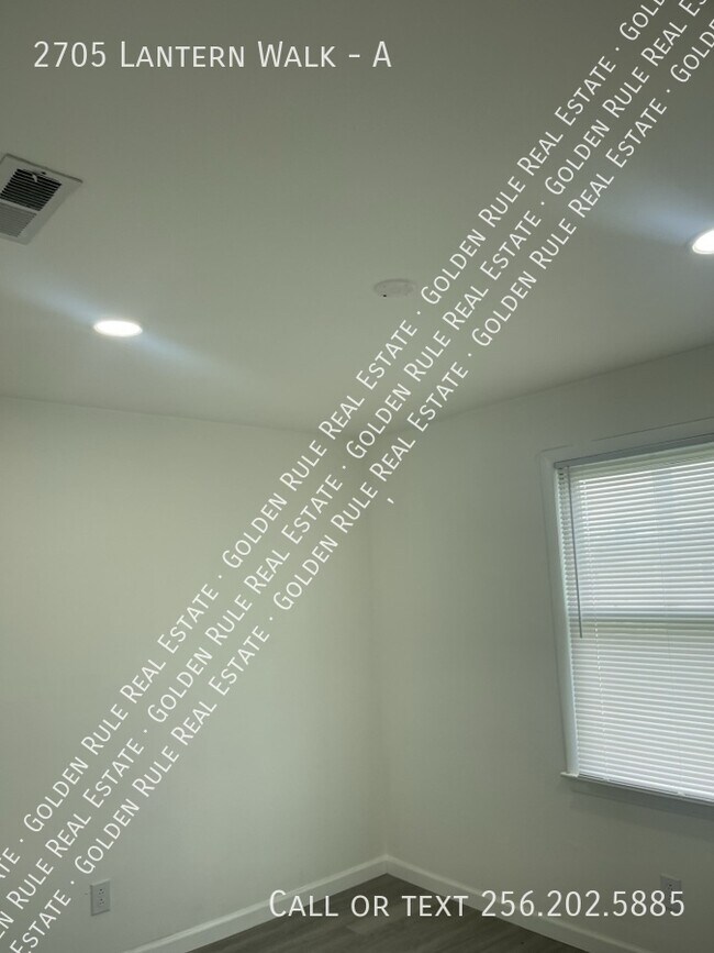 Building Photo - 2705 Lantern Walk SE