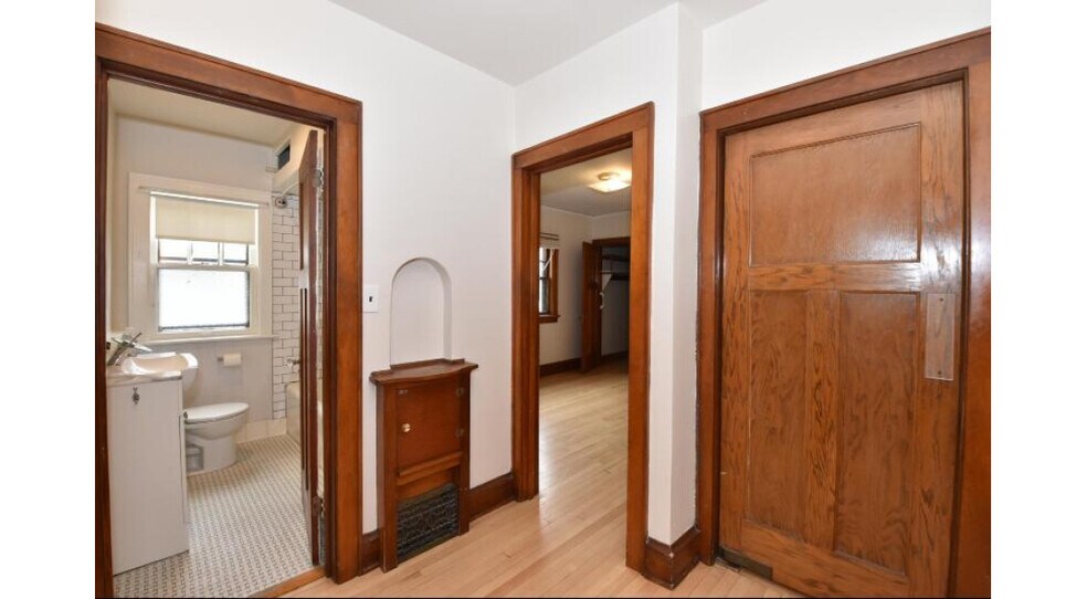 Building Photo - 2533 N 72nd St