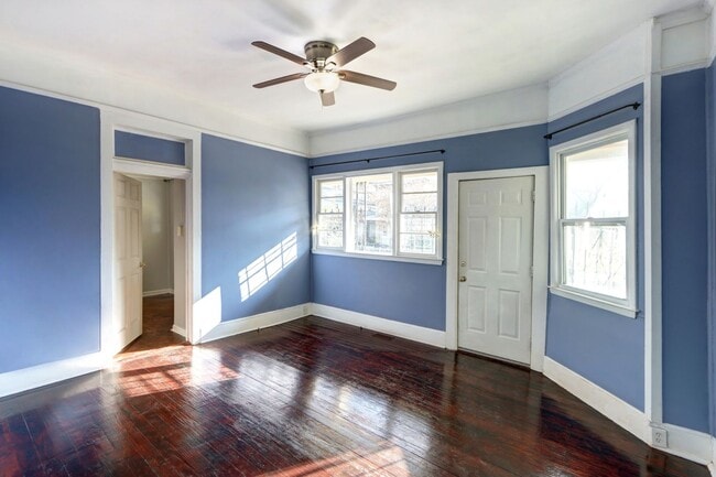 Building Photo - 4 Bedroom house---walk to Forsyth in 15 minutes