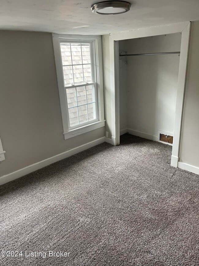 Building Photo - 2052 Midland Ave