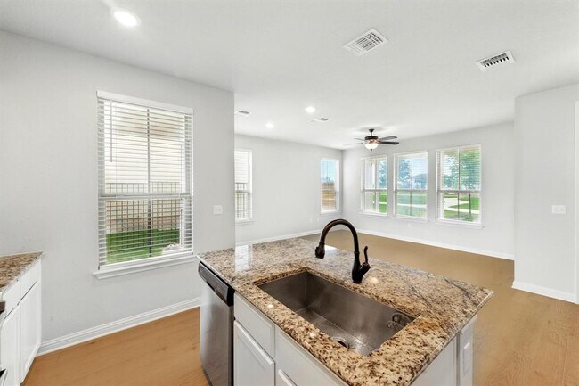 Building Photo - 8007 Orizzonte St