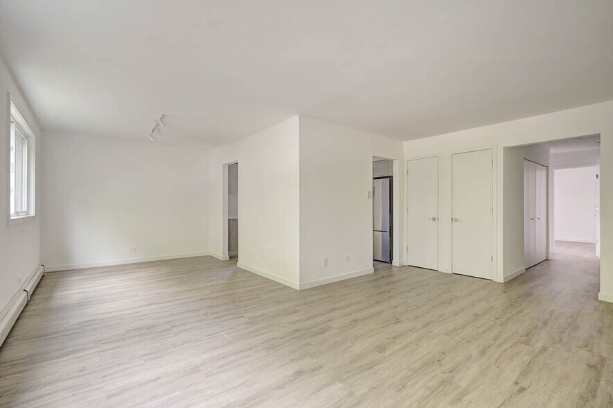 Building Photo - 7620 N Sheridan Rd