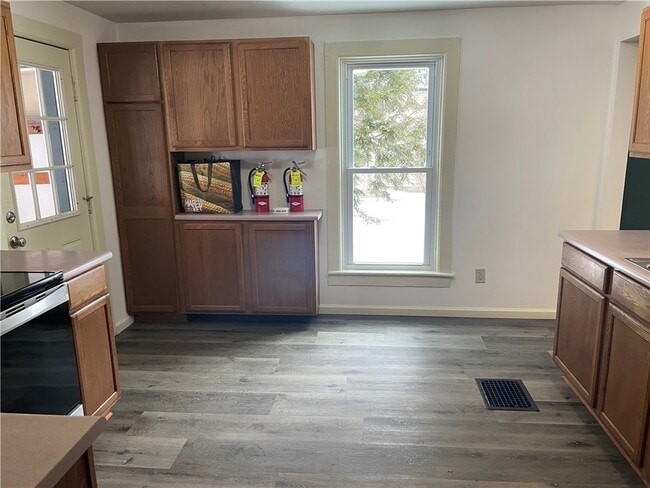 Building Photo - 7 Wells Ave