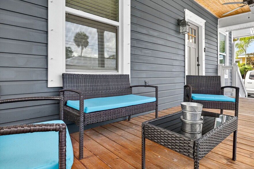 Building Photo - 2910 N Ola Ave