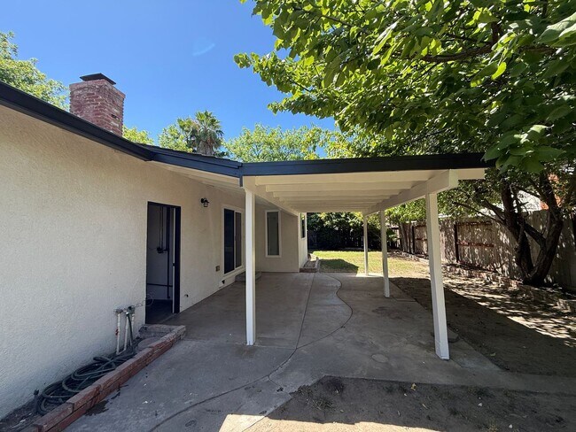 Building Photo - Newly renovated single story in Greenwood Estates!