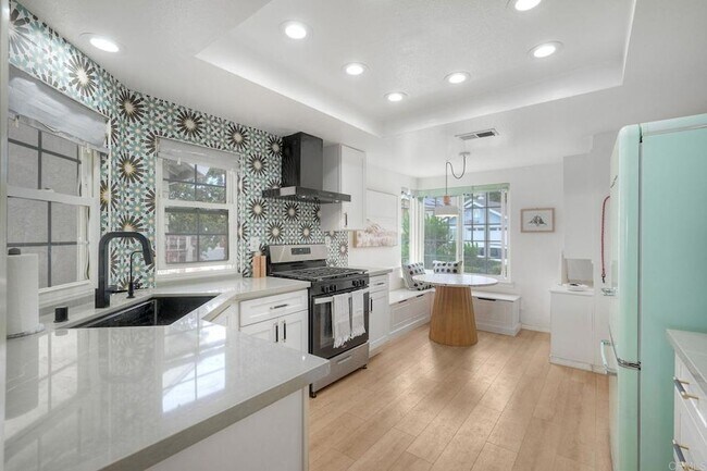 Building Photo - 6817 Watercourse Dr