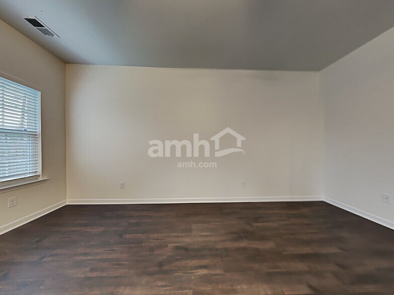 Building Photo - 465 Whispering Breeze Ln