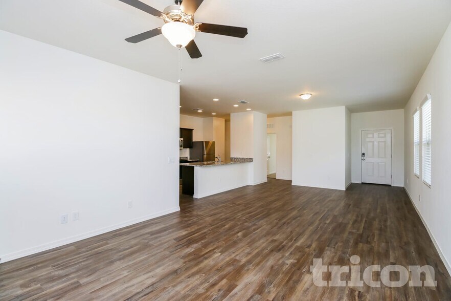 Building Photo - 4578 W Saddlebush Way