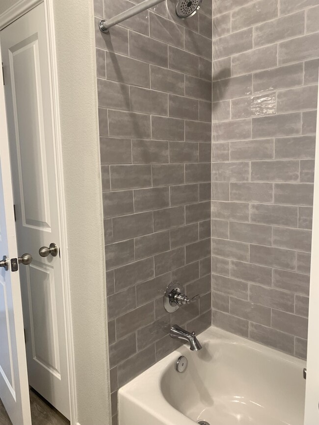 Building Photo - 1353 Aurora Grv Bnd