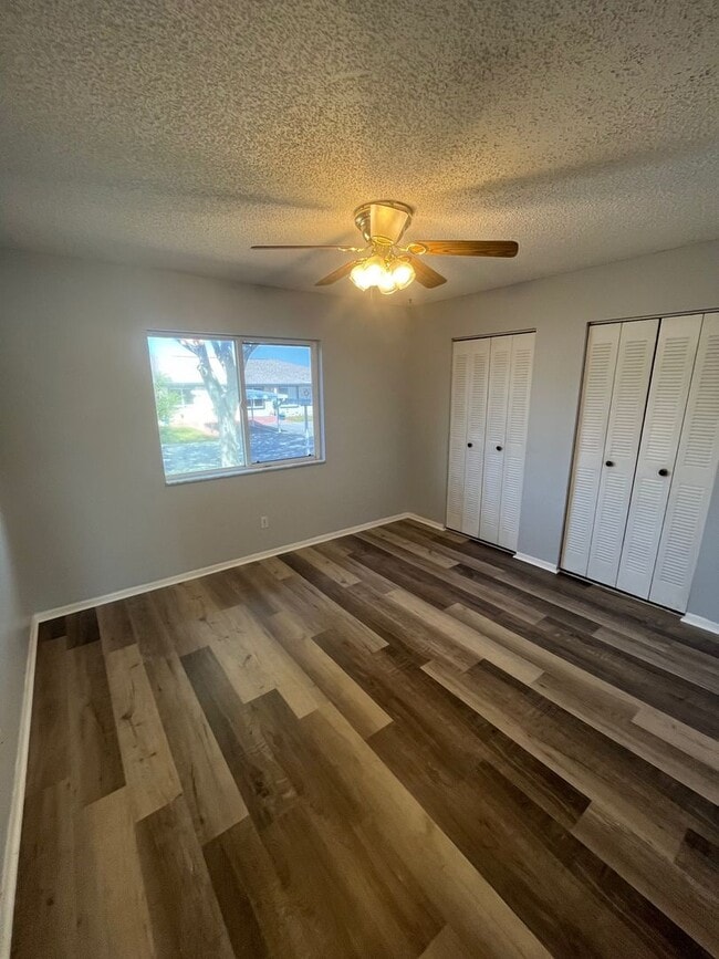 Building Photo - GORGEOUS 2BR/2BA Recently Remodeled Apartm...