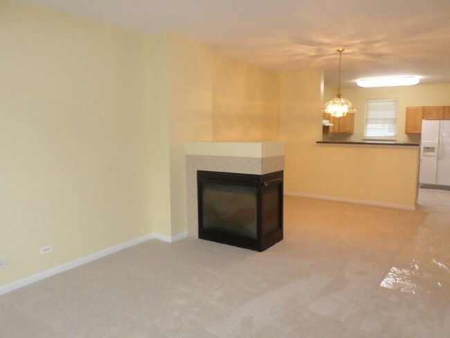 Building Photo - 652 N Hidden Prairie Ct