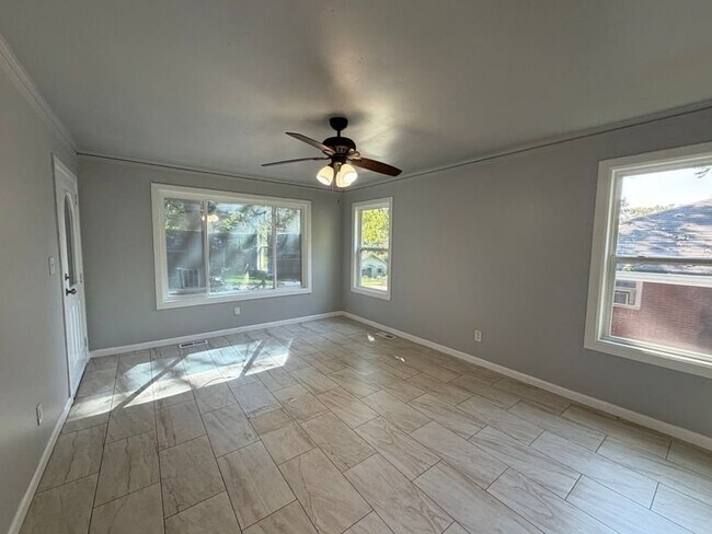 Building Photo - 2157 Nelms Dr SW