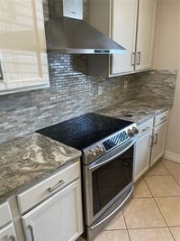 Building Photo - 2847 S Evergreen Cir