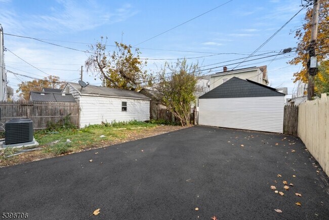 Building Photo - 218 Ampere Pkwy