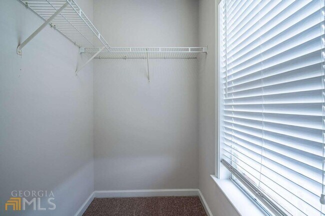 Building Photo - 1732 Highlands View Dr