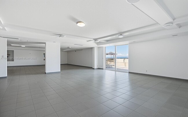 Building Photo - 401 Ocean Dr