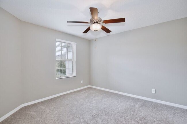 Building Photo - Gorgeous 3/2.5 Modern Townhome with 1 Car ...