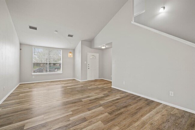 Building Photo - 711 Sugar Brook Dr