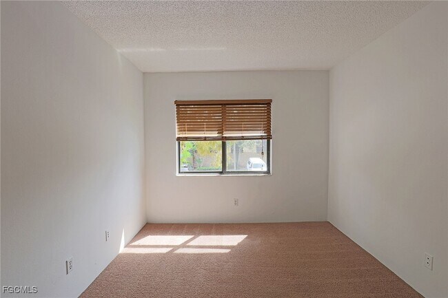 Building Photo - 12351 Woodrose Ct