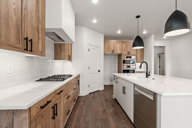Building Photo - 1806 N Black Elm Ln