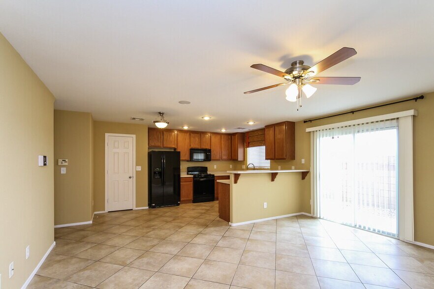 Building Photo - 8264 Wuthering Heights Ave