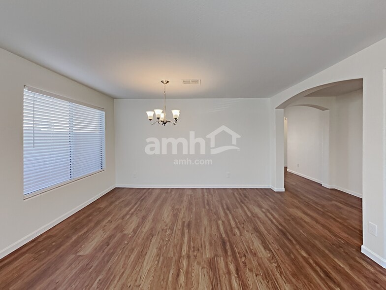 Building Photo - 17211 W Watkins St