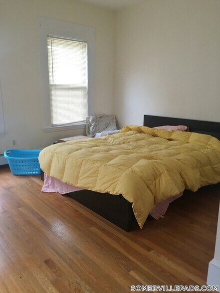 Building Photo - 28R Cherry St