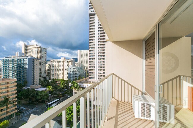 Building Photo - Marine Surf - Studio 1b 1parking! in Waikiki