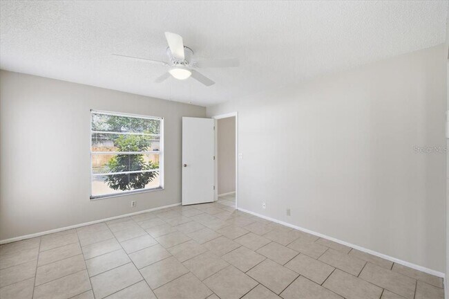 Building Photo - 1901 Castle Bay Ct