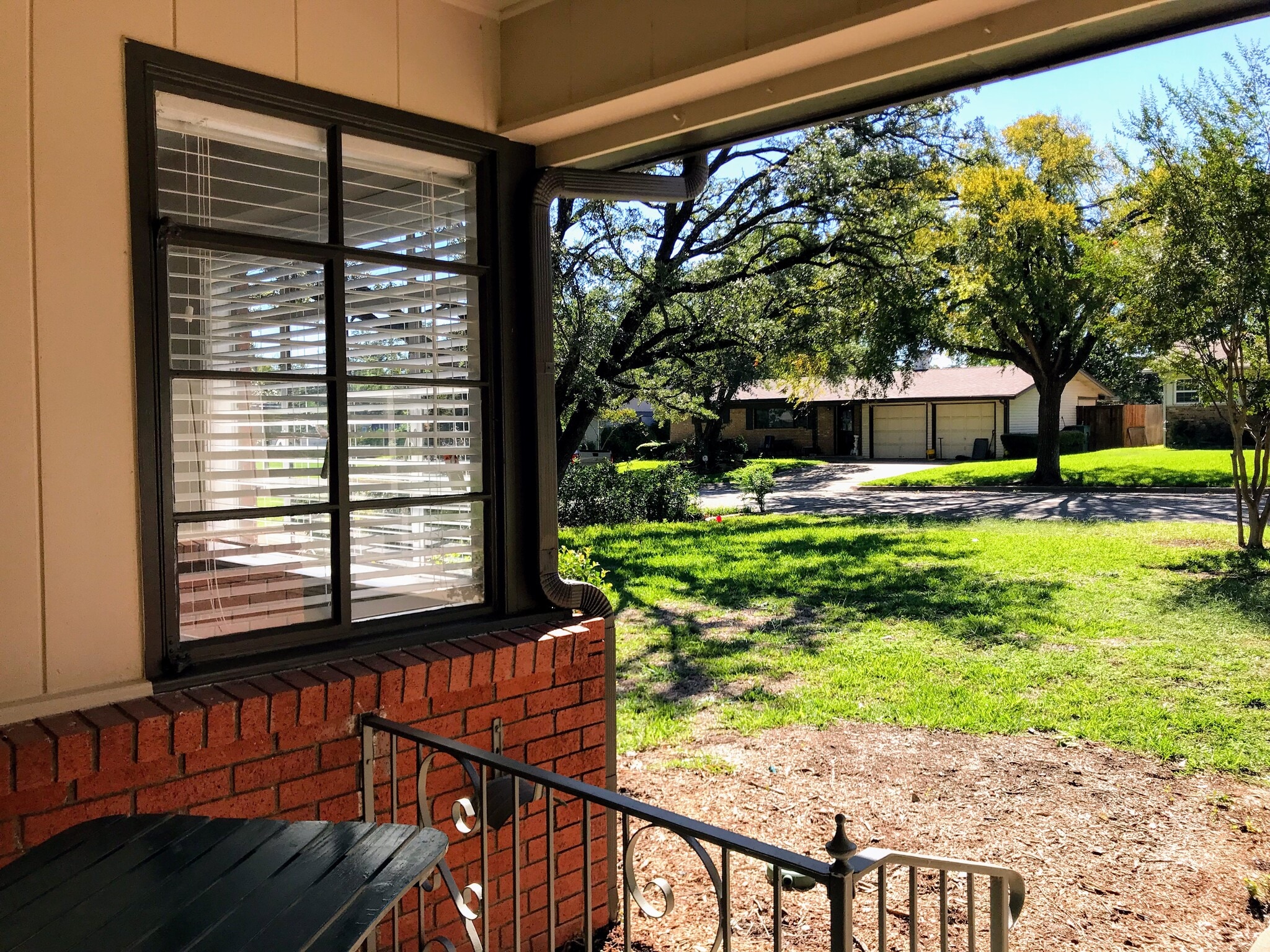 Building Photo - 3108 Medina Ave