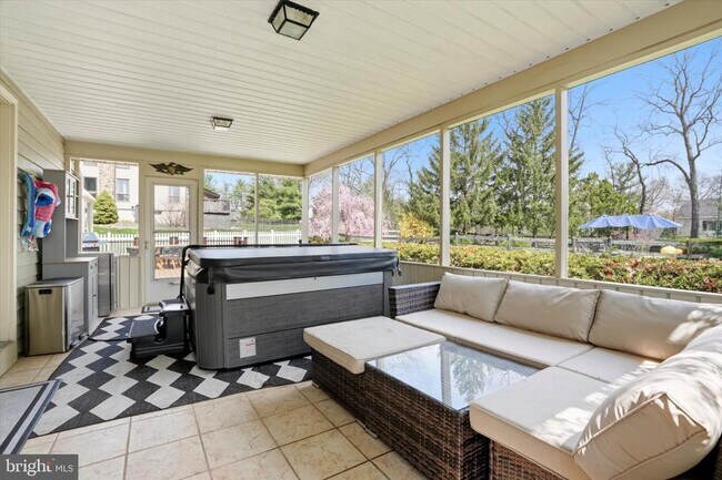 Building Photo - 1551 Duxbury Ct