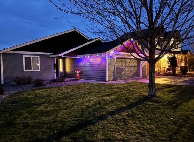 Building Photo - 3042 SW Indian Pl