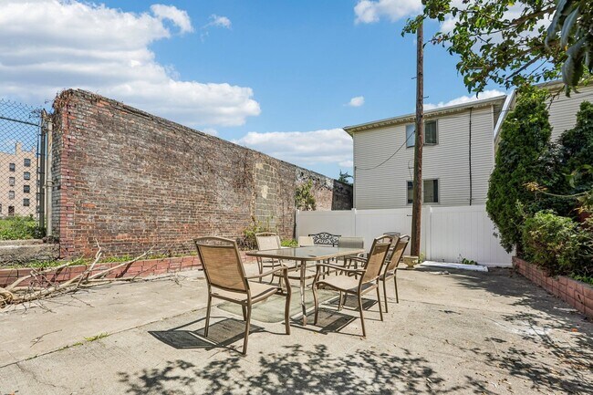 Building Photo - 310 Palisade Ave