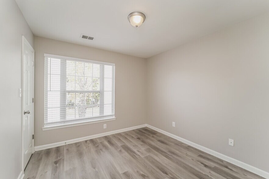 Building Photo - 9527 Chastain Walk Dr