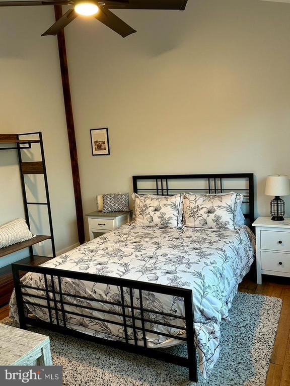 Building Photo - 22887 Hopeful Ln