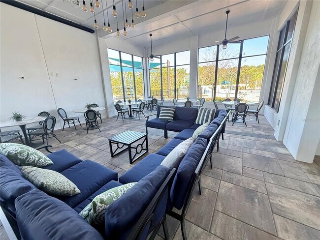 Building Photo - 2731 House Finch Rd