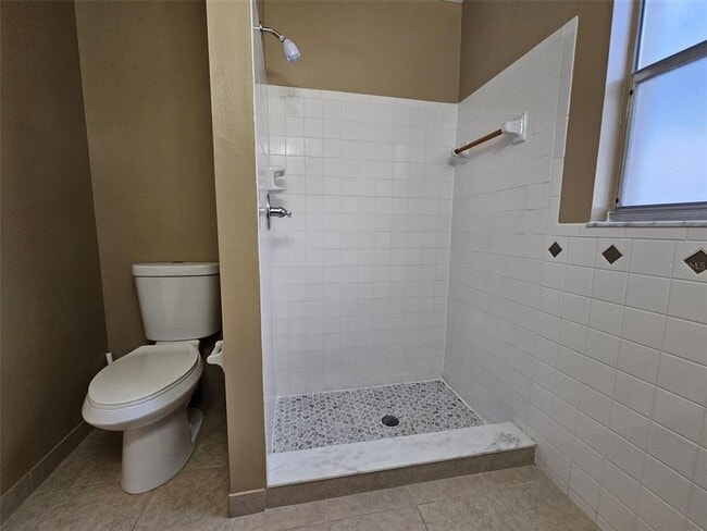 Building Photo - 1202 Regal Ridge Dr