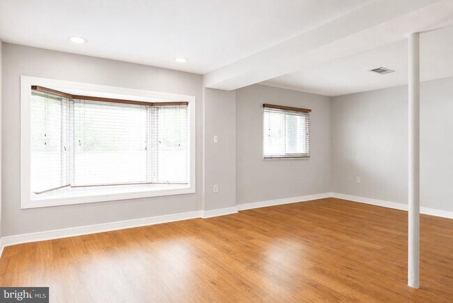 Building Photo - 10827 Charles Dr