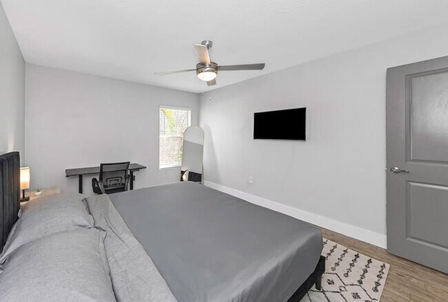 Building Photo - 4311 W Cleveland St