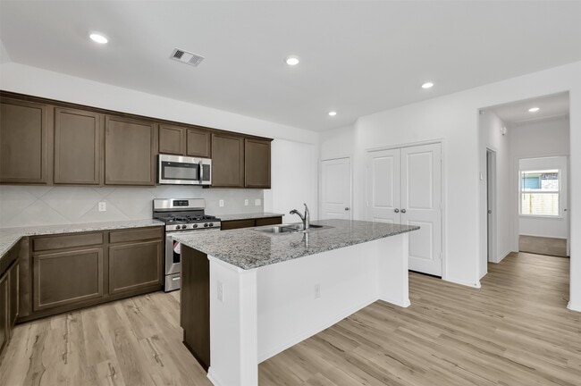 Building Photo - 3806 Rock Ledge Dr